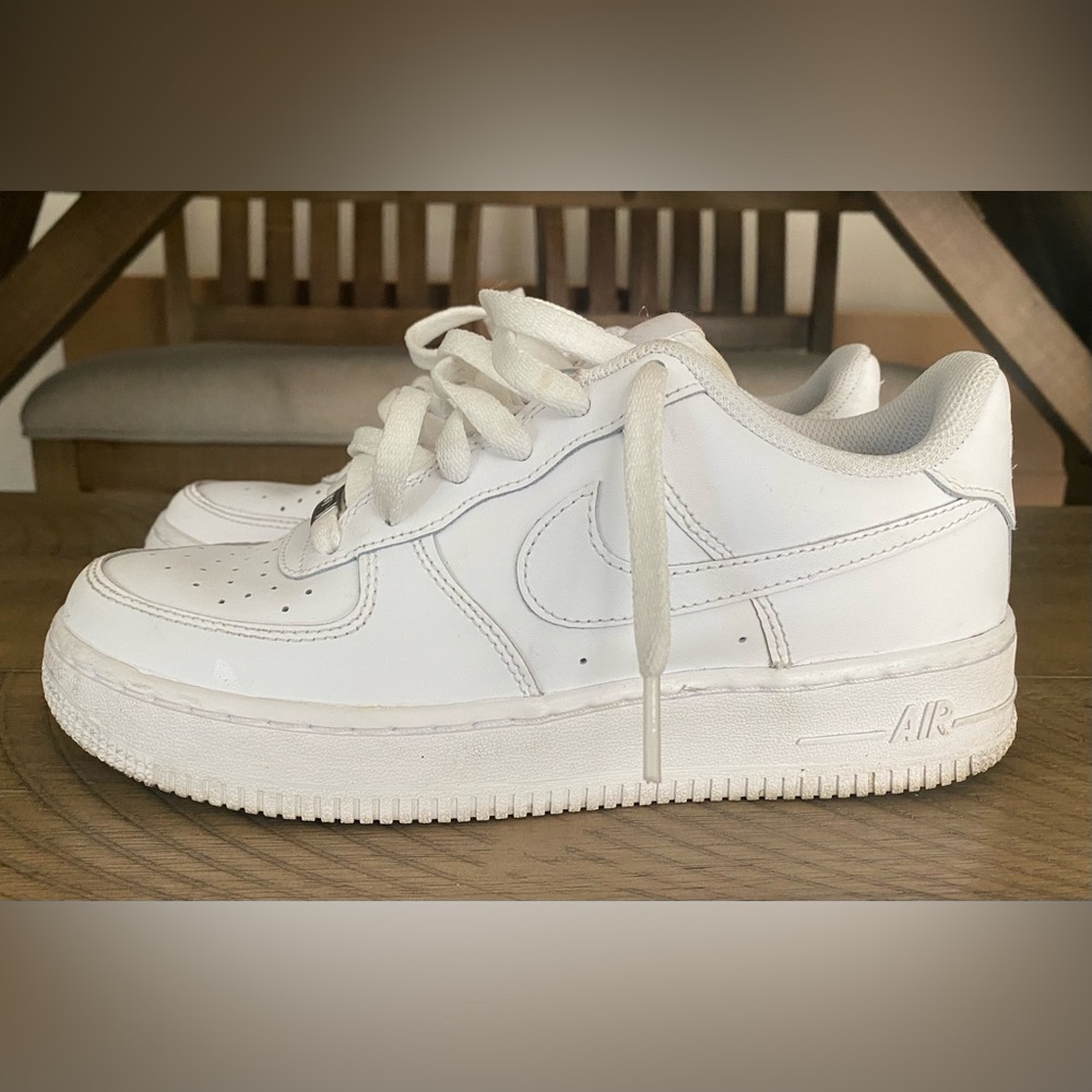 Youth Nike Air Force 1 Low White Sneakers
